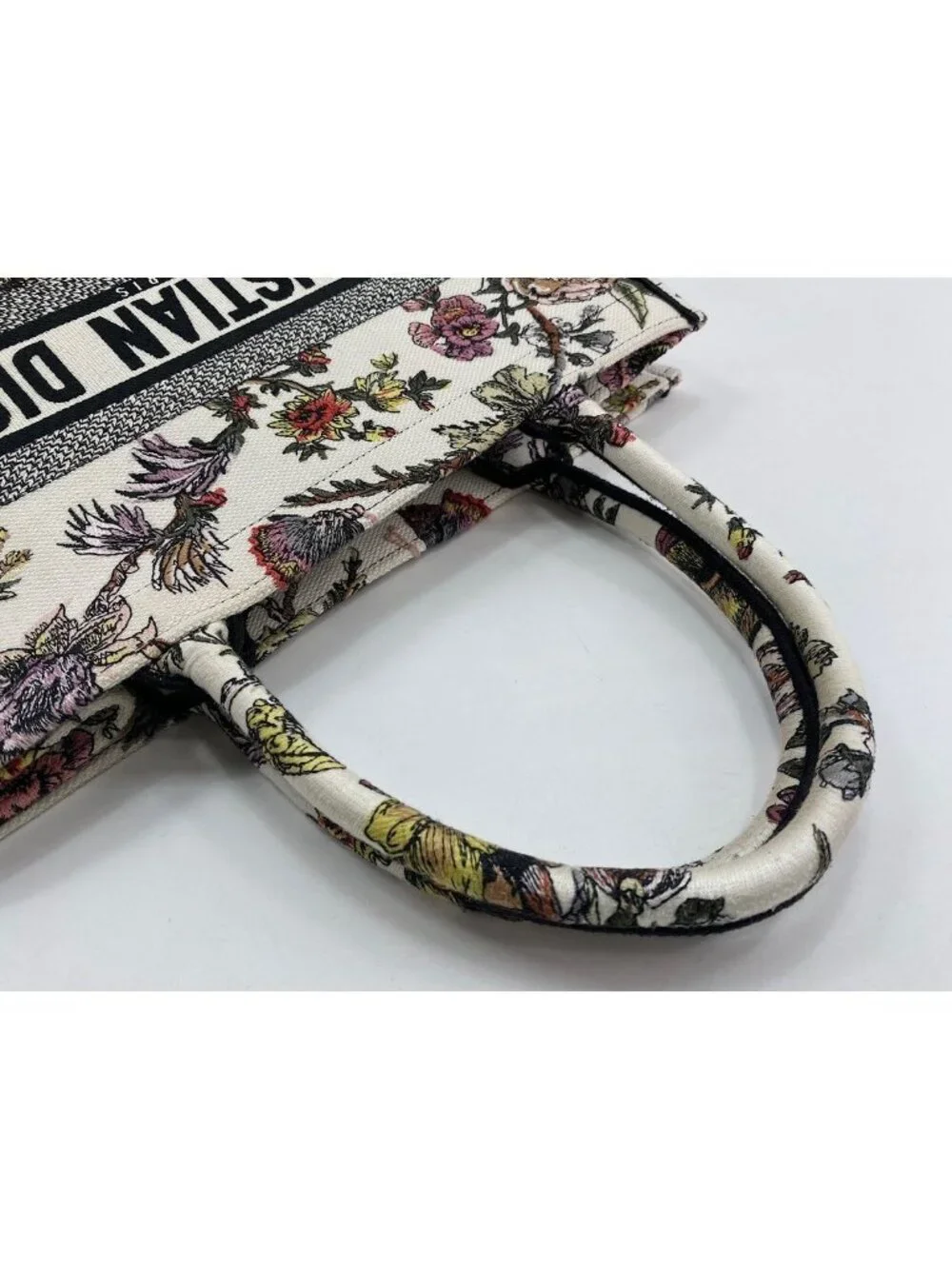 Dior Tote Book White
